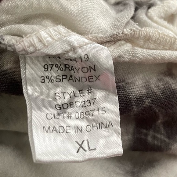 Green Envelope Kimono Sleeve Romper Women’s size XL - Picture 7 of 7